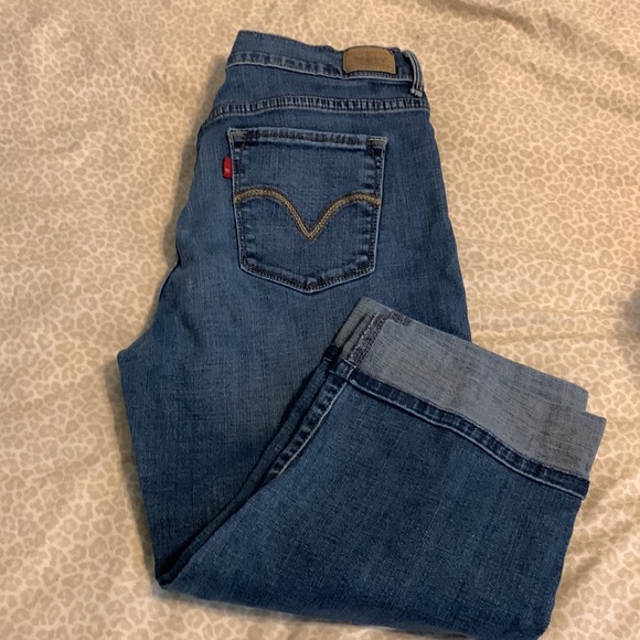 Levi Capri Jeans Sz 10 - Picture 3 of 3